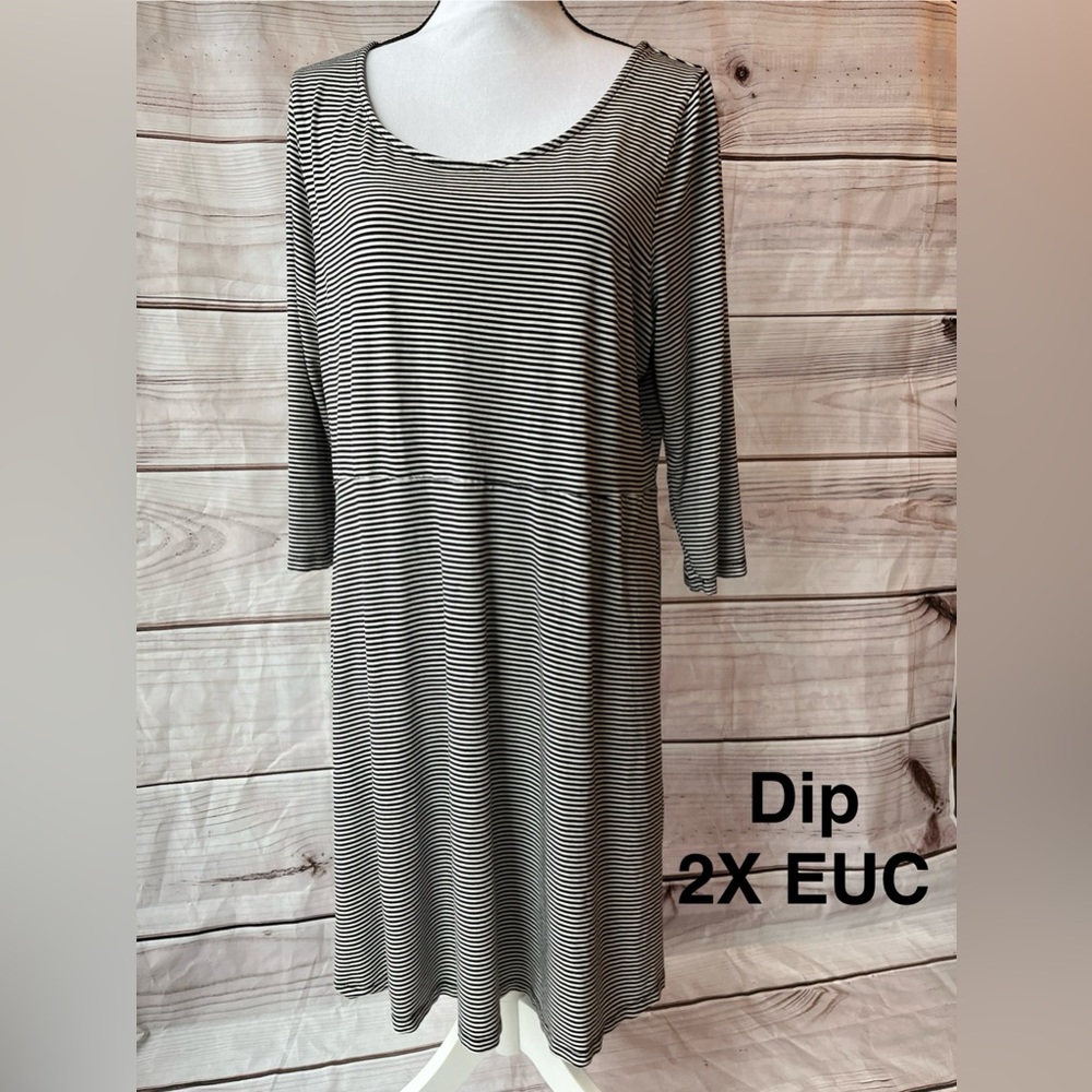 Dip 2X B&W Striped Dress EUC